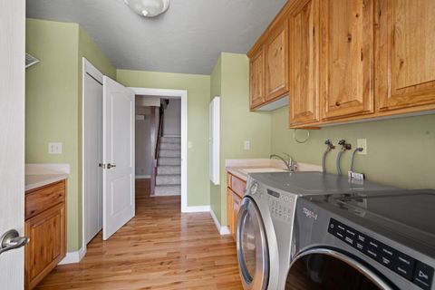 Tiny photo for 547 SW Bear Drive, Madras, OR 97741 (MLS # 220210971)