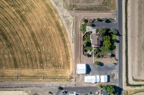 Tiny photo for 547 SW Bear Drive, Madras, OR 97741 (MLS # 220210971)