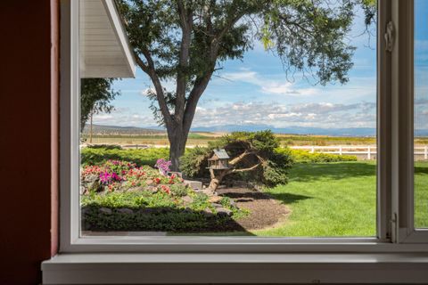 Tiny photo for 547 SW Bear Drive, Madras, OR 97741 (MLS # 220210971)