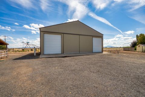 Tiny photo for 547 SW Bear Drive, Madras, OR 97741 (MLS # 220210971)