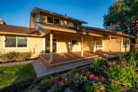 Tiny photo for 547 SW Bear Drive, Madras, OR 97741 (MLS # 220210971)