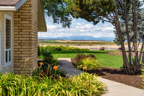 Tiny photo for 547 SW Bear Drive, Madras, OR 97741 (MLS # 220210971)