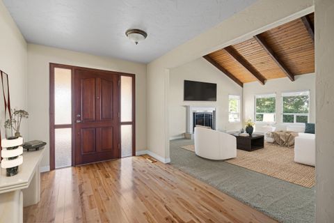 Tiny photo for 547 SW Bear Drive, Madras, OR 97741 (MLS # 220210971)