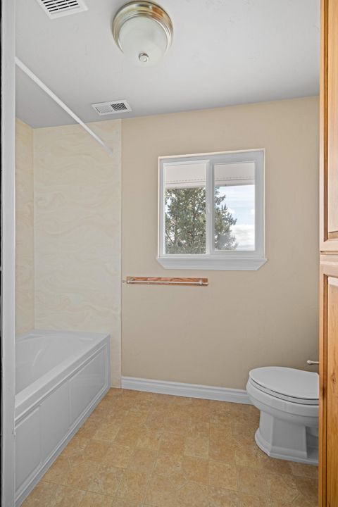 Tiny photo for 547 SW Bear Drive, Madras, OR 97741 (MLS # 220210971)