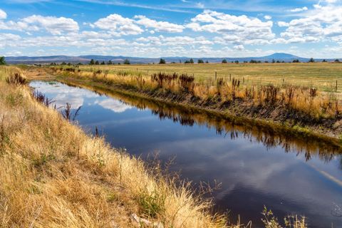 Tiny photo for 547 SW Bear Drive, Madras, OR 97741 (MLS # 220210971)