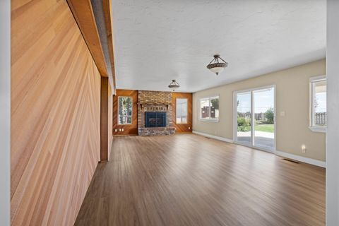 Tiny photo for 547 SW Bear Drive, Madras, OR 97741 (MLS # 220210971)