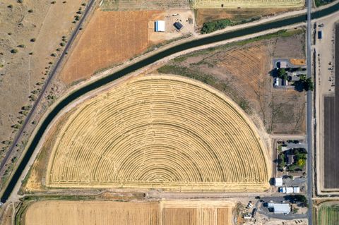 Tiny photo for 547 SW Bear Drive, Madras, OR 97741 (MLS # 220210971)