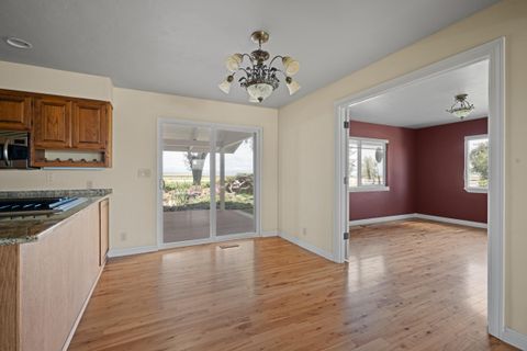 Tiny photo for 547 SW Bear Drive, Madras, OR 97741 (MLS # 220210971)