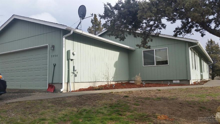 This spacious 4 bed, 2 bath, one level home,located on a large lot, boasts fantastic views of Prineville valley and the surrounding Cascade mountains. Ochoco West amenities include a clubhouse, private pool, a lake, miles of trails, a shooting range, and even a horse stable for boarding pending availability. Lots of room to spread out and enjoy life.