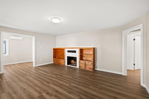 Tiny photo for 933 Dakota Avenue, Medford, OR 97501 (MLS # 220212260)