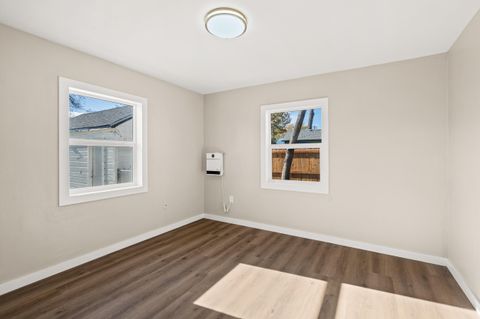 Tiny photo for 933 Dakota Avenue, Medford, OR 97501 (MLS # 220212260)