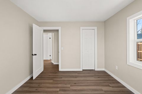 Tiny photo for 933 Dakota Avenue, Medford, OR 97501 (MLS # 220212260)