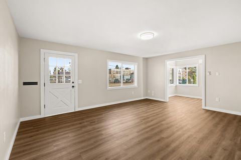 Tiny photo for 933 Dakota Avenue, Medford, OR 97501 (MLS # 220212260)