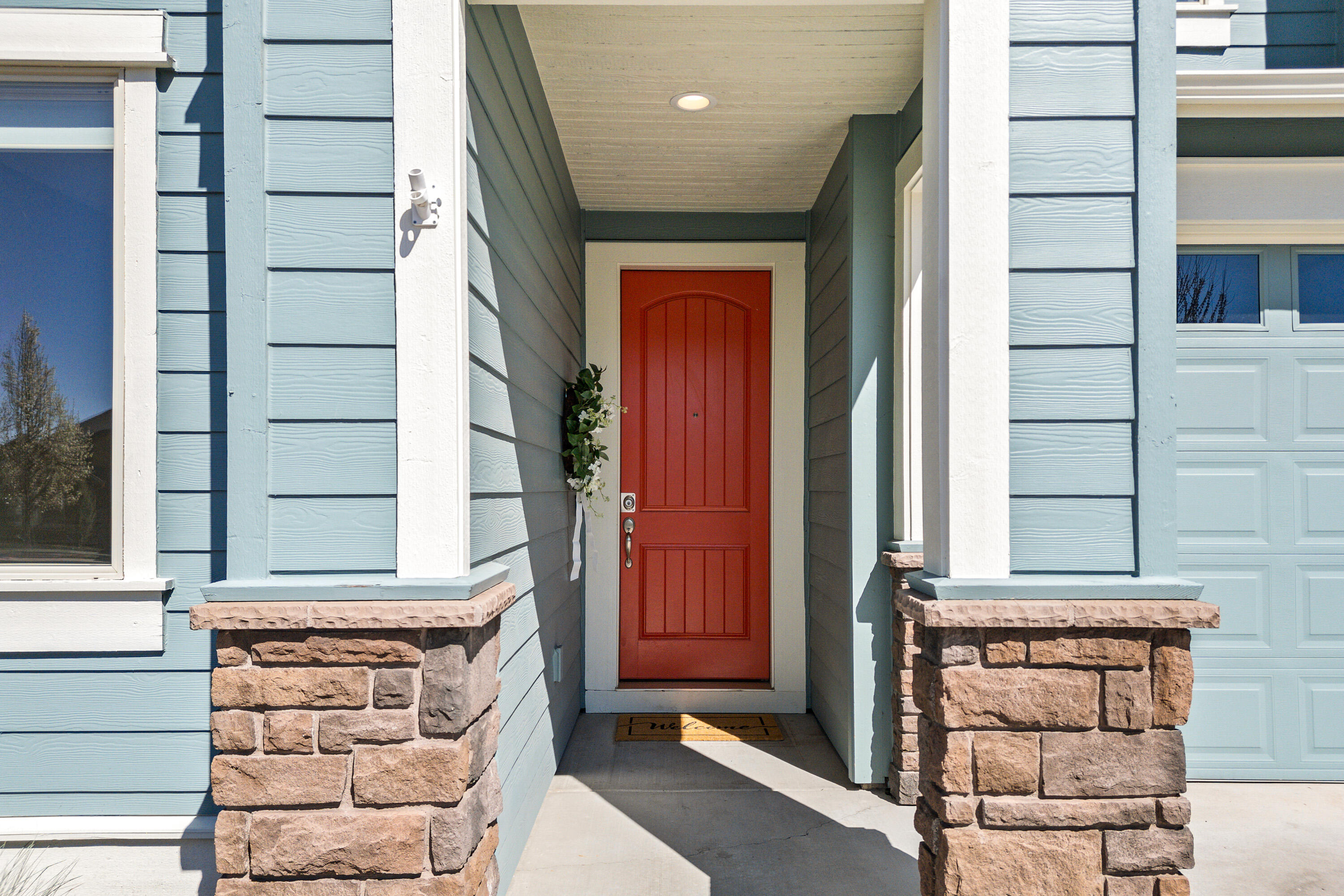 20682 NE Comet Court