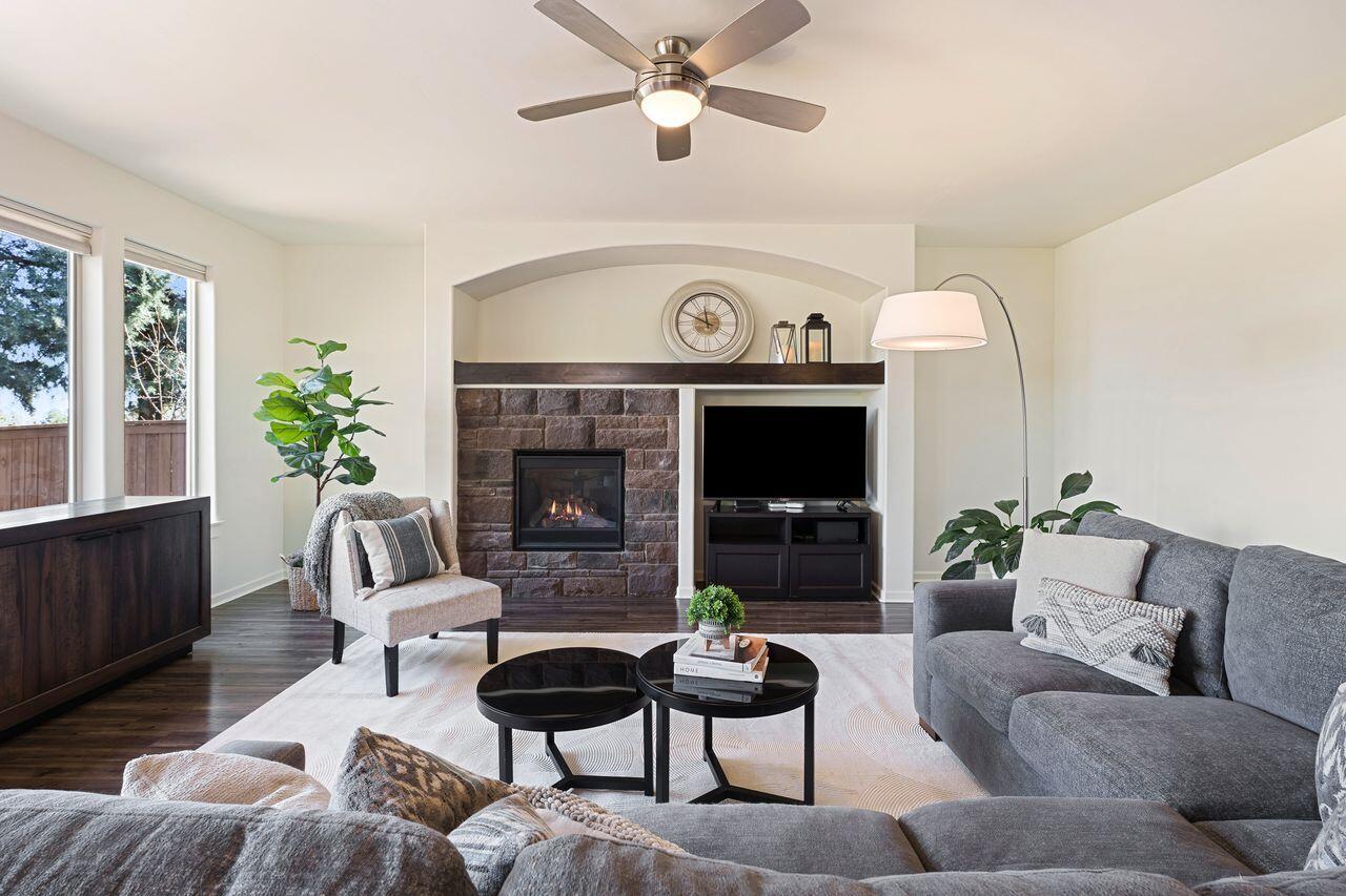 20682 NE Comet Court