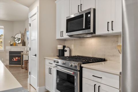 Tiny photo for 63106 Sophwith Lane, Bend, OR 97701 (MLS # 220217663)