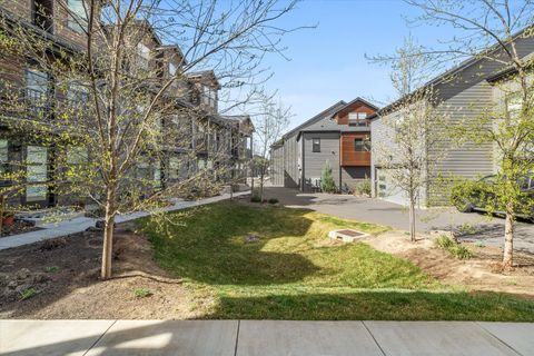 Tiny photo for 63106 Sophwith Lane, Bend, OR 97701 (MLS # 220217663)