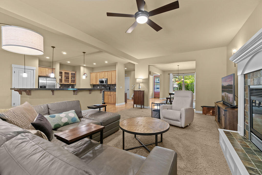 Skyliner Summit - Residential