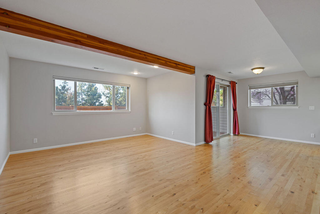 1801 NE Purcell Boulevard # 16