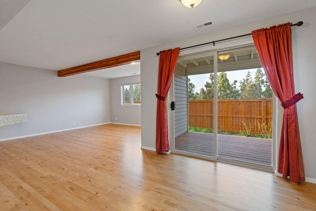 1801 NE Purcell Boulevard # 16