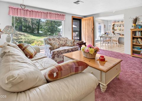 Tiny photo for 4041 Woodland Park Road, Grants Pass, OR 97527 (MLS # 220224051)