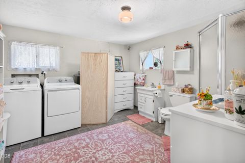 Tiny photo for 4041 Woodland Park Road, Grants Pass, OR 97527 (MLS # 220224051)