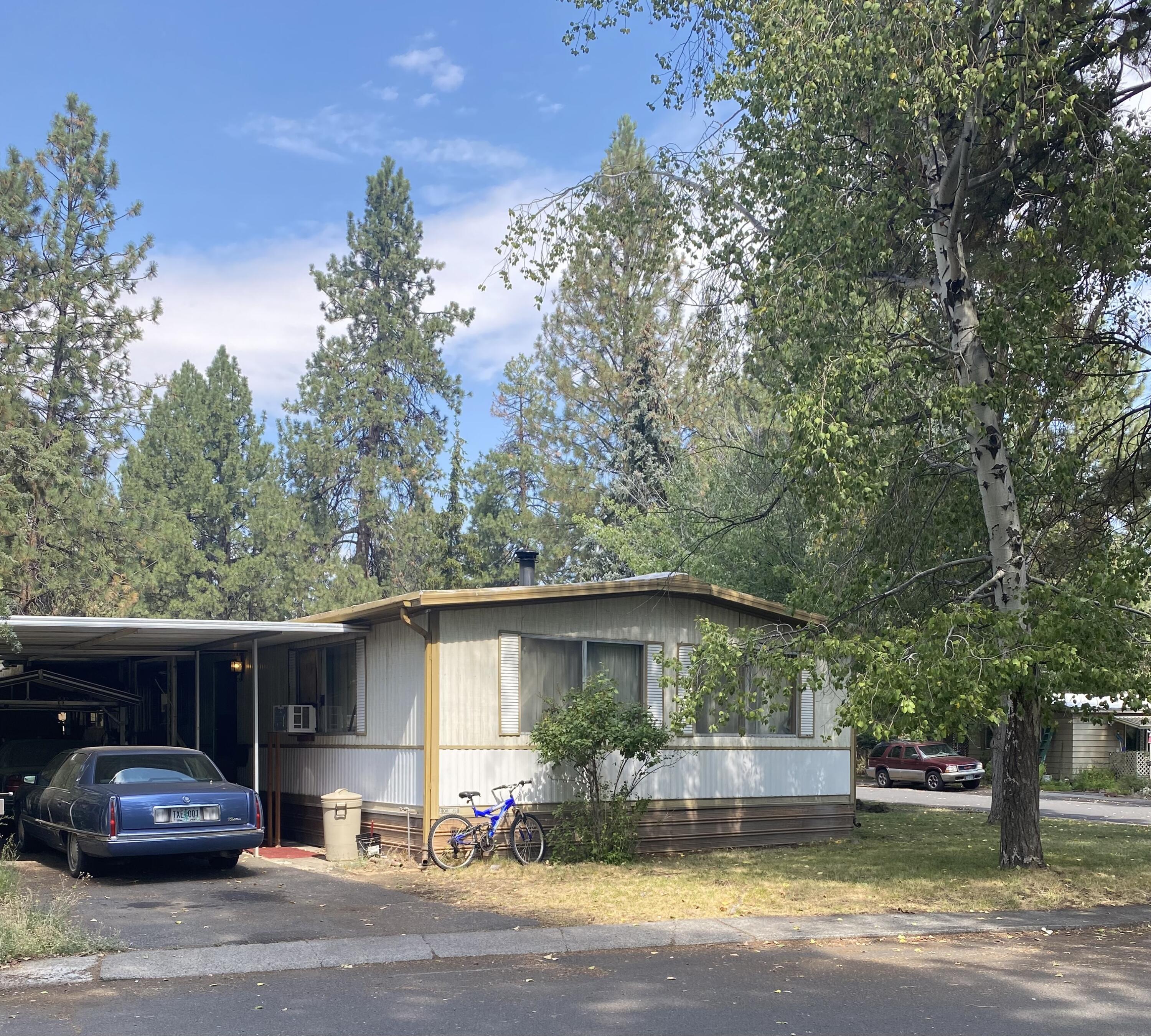 61060 Kings Lane Street 102
