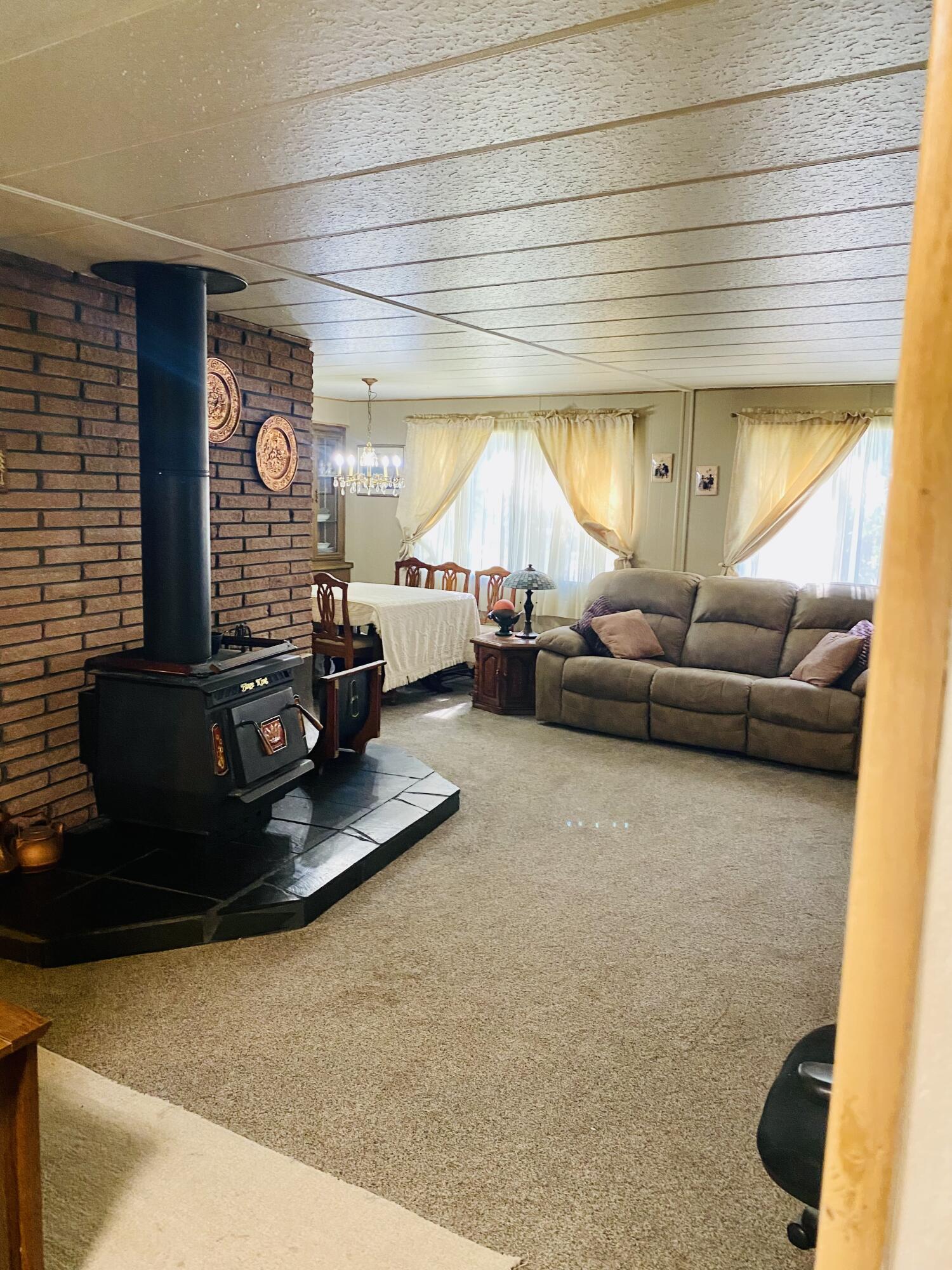 61060 Kings Lane Street 102