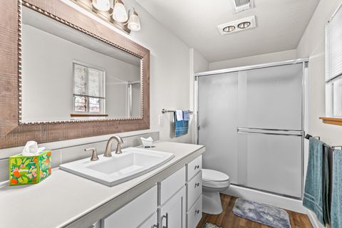 Tiny photo for 439 Midway Road, Medford, OR 97501 (MLS # 220212612)