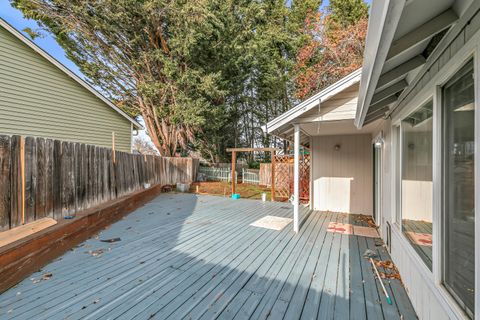Tiny photo for 439 Midway Road, Medford, OR 97501 (MLS # 220212612)