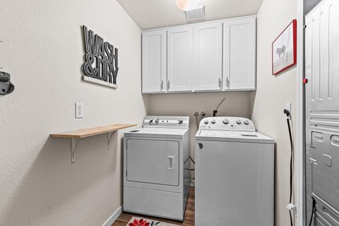 Tiny photo for 439 Midway Road, Medford, OR 97501 (MLS # 220212612)