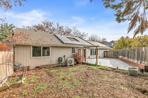 Tiny photo for 439 Midway Road, Medford, OR 97501 (MLS # 220212612)