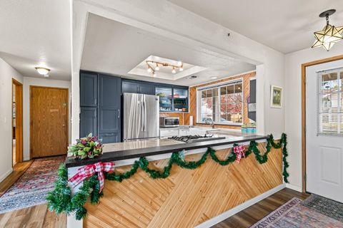 Tiny photo for 439 Midway Road, Medford, OR 97501 (MLS # 220212612)