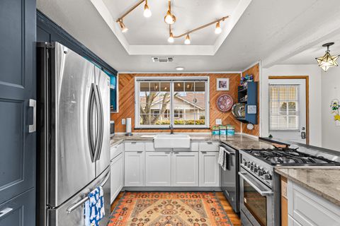 Tiny photo for 439 Midway Road, Medford, OR 97501 (MLS # 220212612)