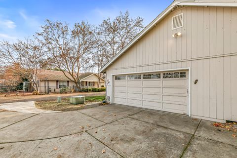 Tiny photo for 439 Midway Road, Medford, OR 97501 (MLS # 220212612)