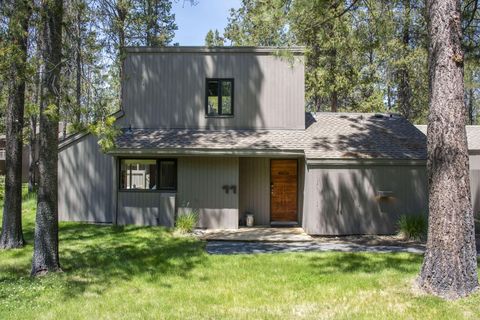 57211 Island Road 11 Sunriver OR 97707