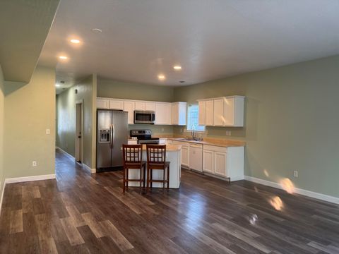 Tiny photo for 7834 Phaedra Lane, White City, OR 97503 (MLS # 220212330)