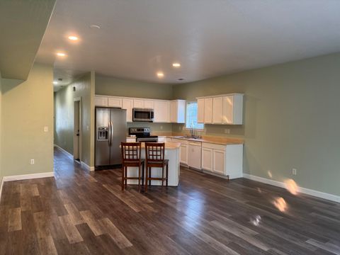 Tiny photo for 7834 Phaedra Lane, White City, OR 97503 (MLS # 220212330)