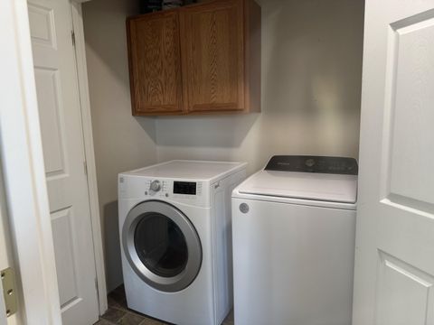 Tiny photo for 7834 Phaedra Lane, White City, OR 97503 (MLS # 220212330)