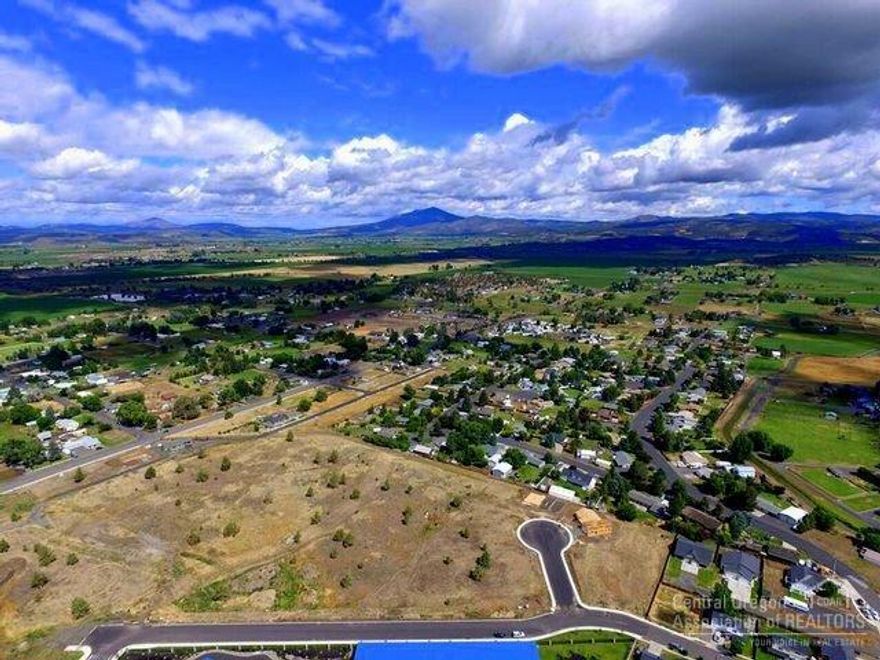 We're new in town! Black Bear Court subdivision with views of Barnes Butte. Spacious 11,491sf lot with plenty of room for shop & toys. City services - paved cul-de-sac - no CCRs and No HOAs. Additional lots available - CLA for owner terms. Great location. Come check us out!
