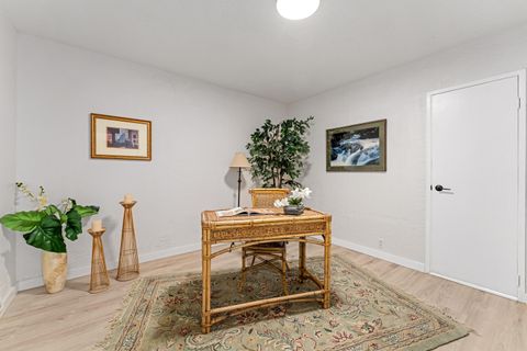 Tiny photo for 2080 College Way, Medford, OR 97504 (MLS # 220211913)