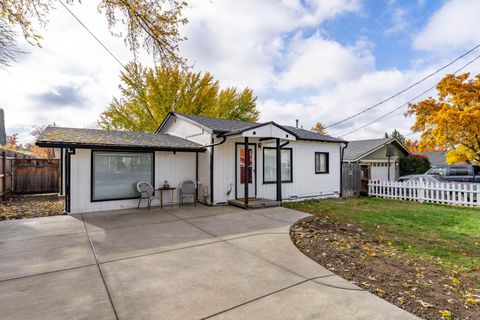 Tiny photo for 2080 College Way, Medford, OR 97504 (MLS # 220211913)