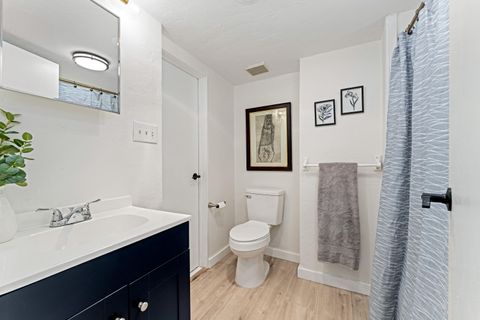 Tiny photo for 2080 College Way, Medford, OR 97504 (MLS # 220211913)