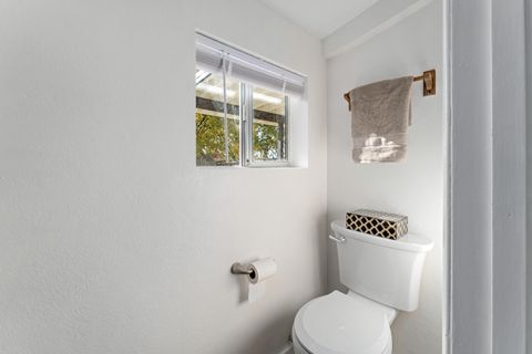 Tiny photo for 2080 College Way, Medford, OR 97504 (MLS # 220211913)