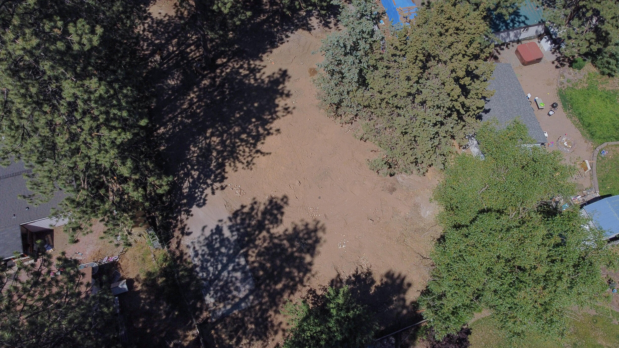 Romaine Village - Land