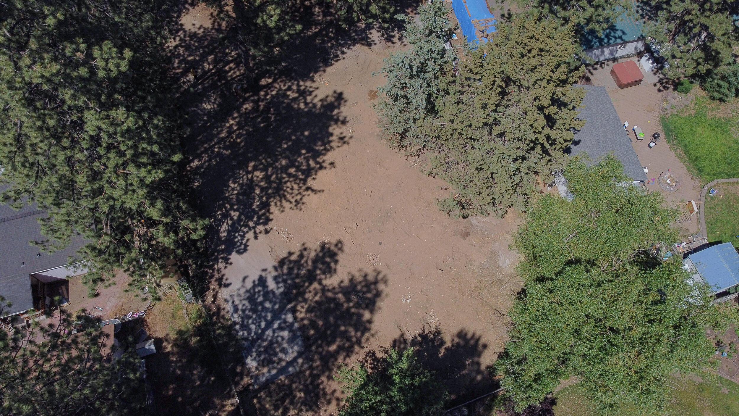 Romaine Village - Land