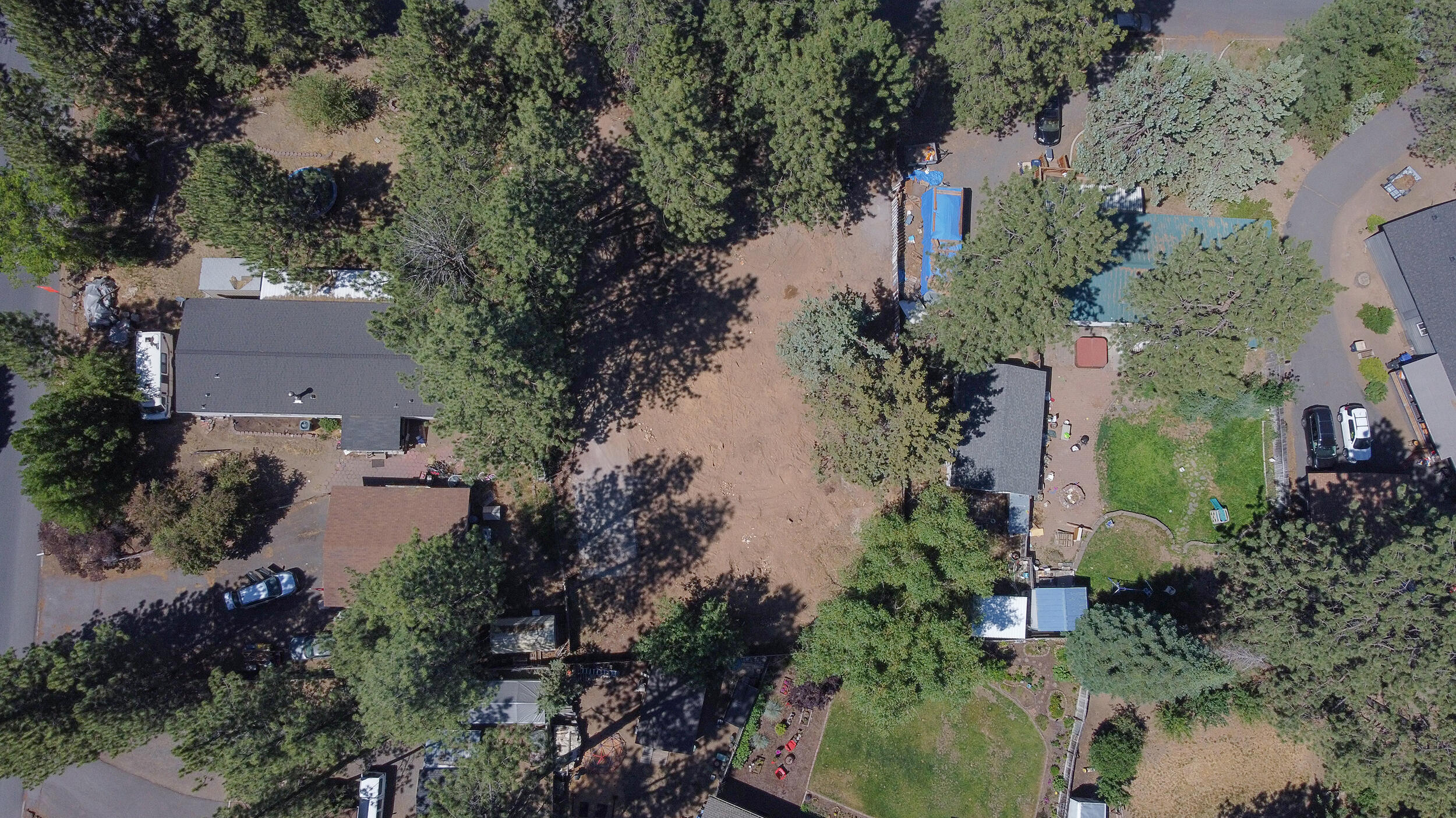 Romaine Village - Land