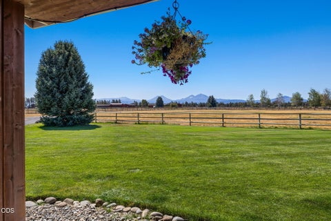 Tiny photo for 18108 Fadjur Lane, Sisters, OR 97759 (MLS # 220227300)
