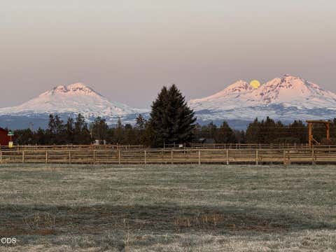 Tiny photo for 18108 Fadjur Lane, Sisters, OR 97759 (MLS # 220227300)
