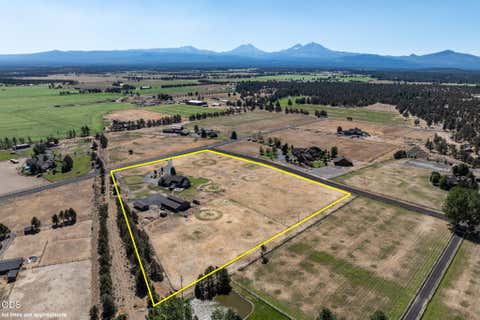 Tiny photo for 18108 Fadjur Lane, Sisters, OR 97759 (MLS # 220227300)